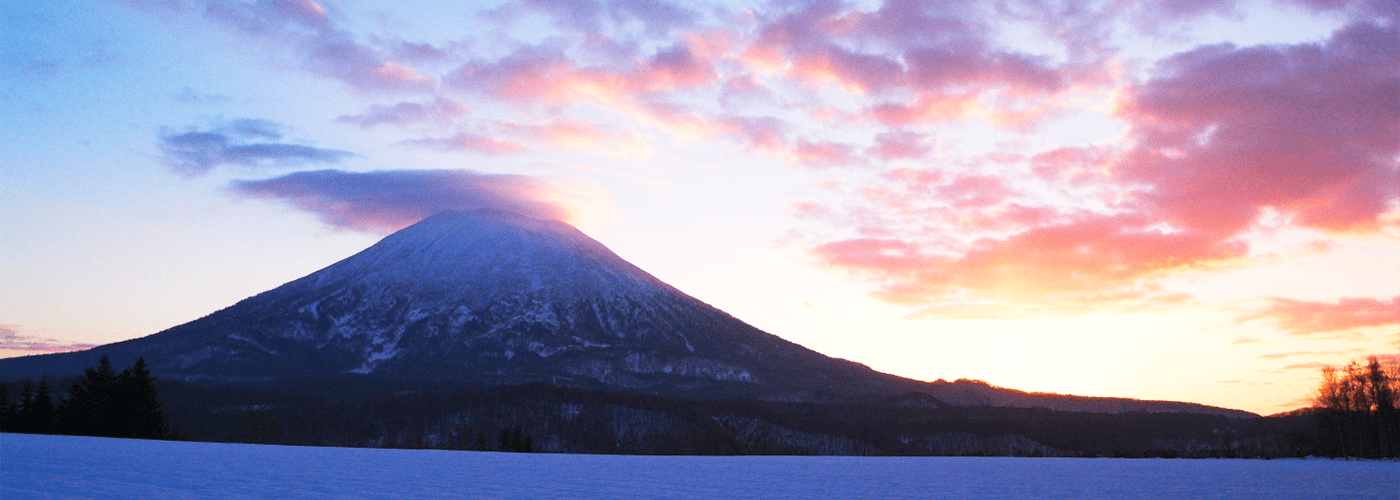 冬の羊蹄山と夕焼け